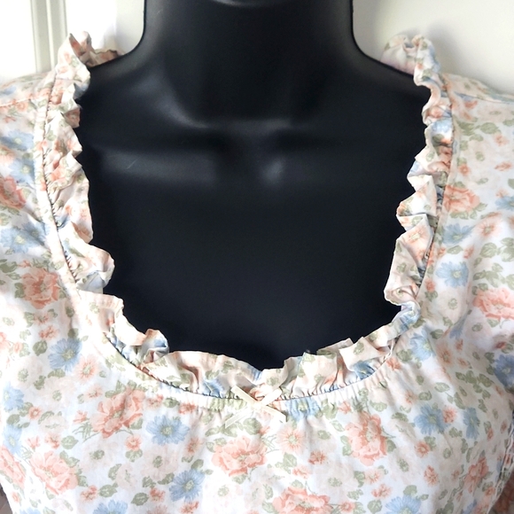 Levi's Peasant Crop Top - Picture 4 of 14